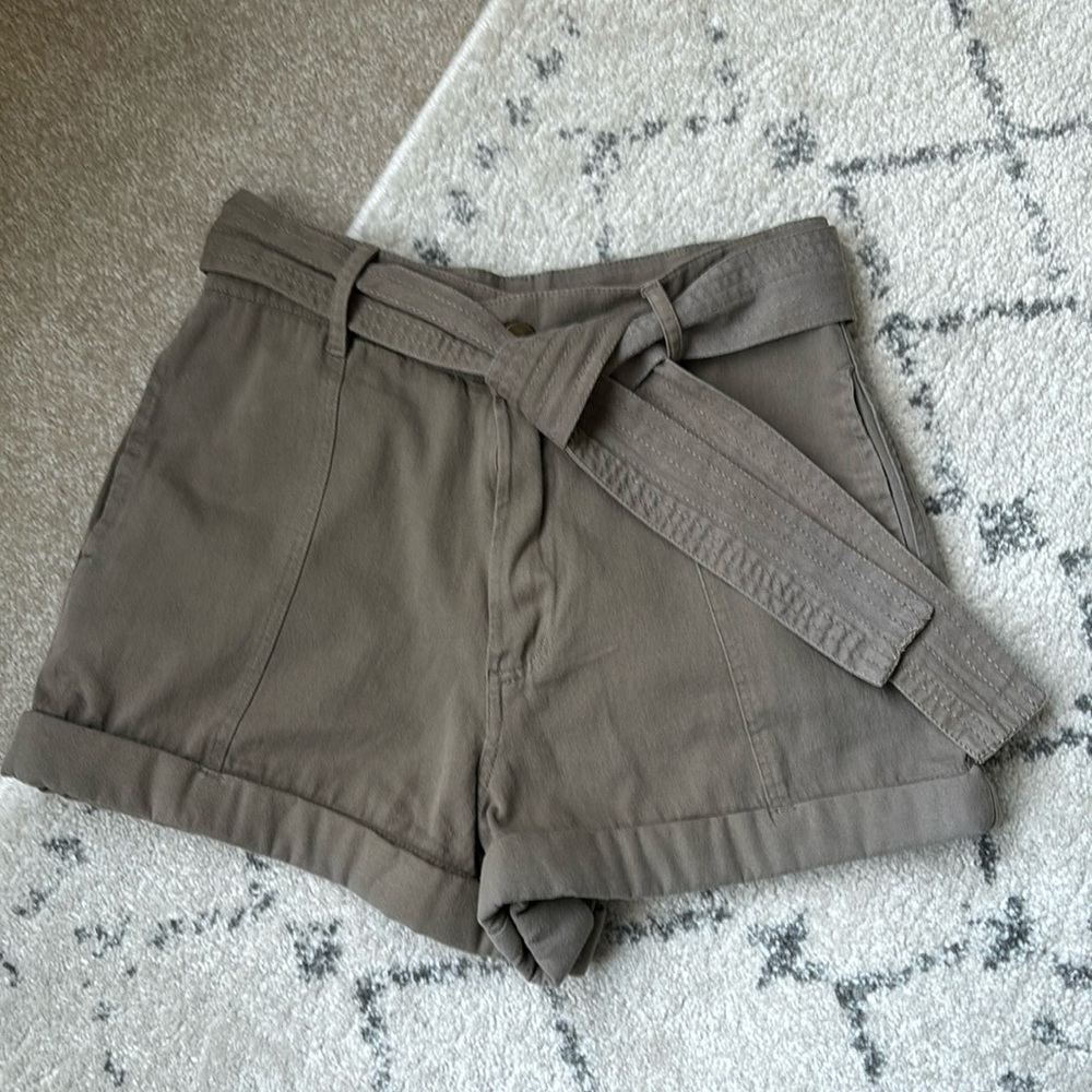 BILLABONG size 27 Safari short in beige